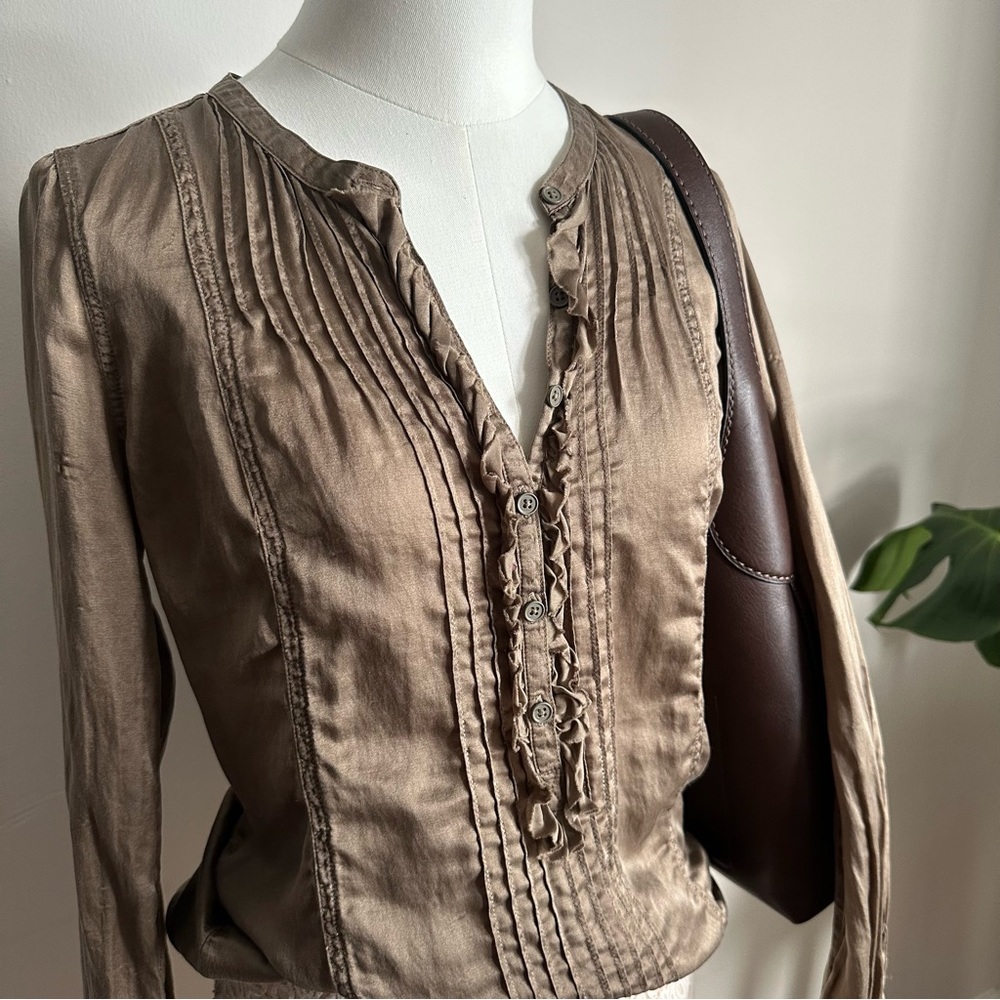 Eddie Bauer Bronze Khaki Pintuck Ruffle Front Button Blouse XS